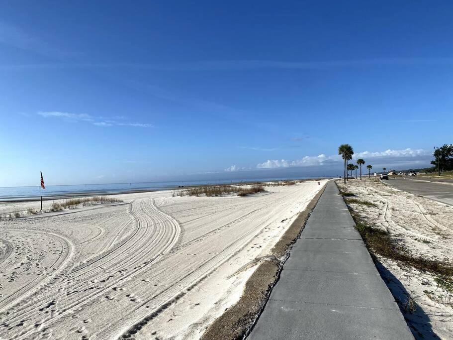 White Sand Getaway Steps From Beach Gulfport Exterior foto