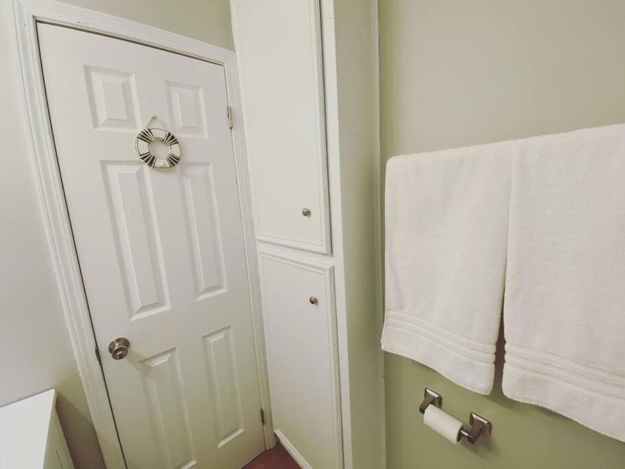 White Sand Getaway Steps From Beach Gulfport Exterior foto